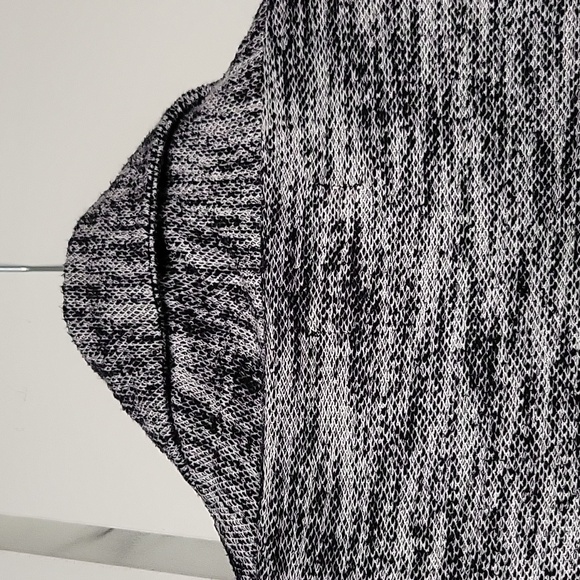 Hollister sweater - Picture 5 of 7